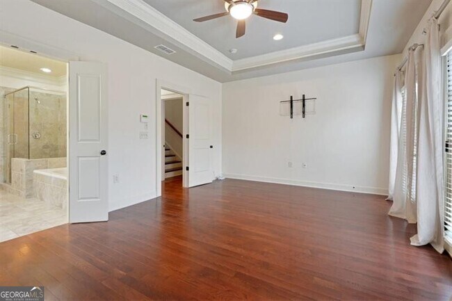 Building Photo - 807 Creekgarden Court