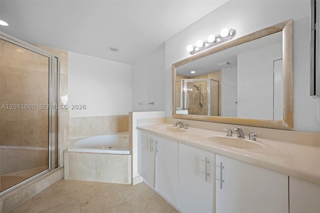 Building Photo - 7910 Harbor Island Dr