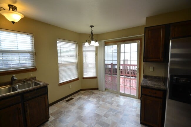 Building Photo - 830 Dancing Horse Dr