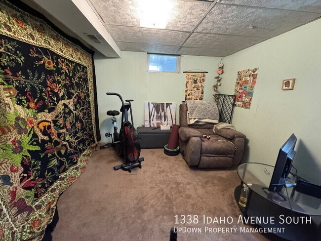Building Photo - 1338 Idaho Ave S