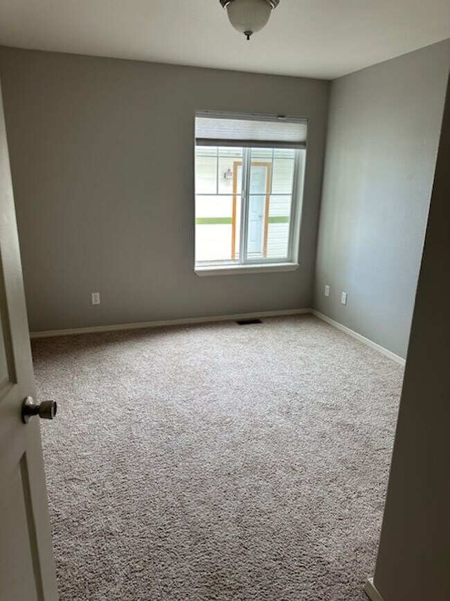 Building Photo - 1120 Longbow Ln