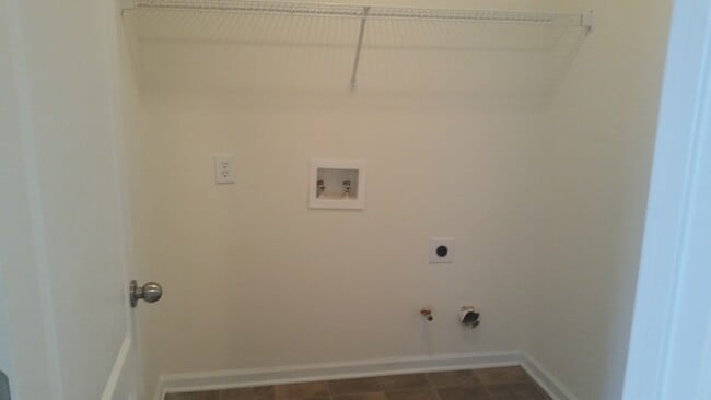 Building Photo - Coming Soon (2/24/26) Amazing 5 Bedroom Home for Lease