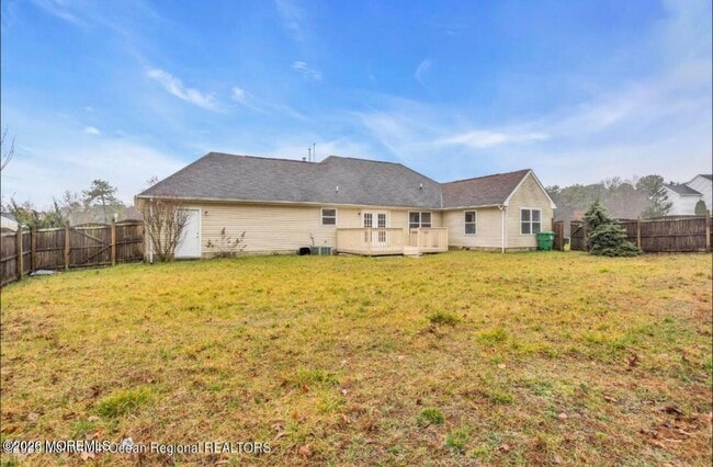 Building Photo - 5 Laketree Ct