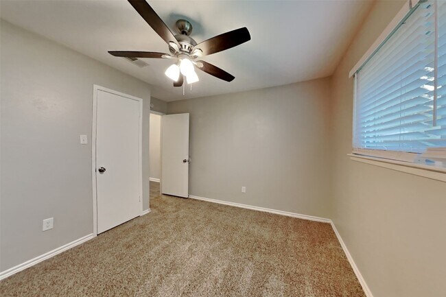 Building Photo - 3819 Honey Brook Dr