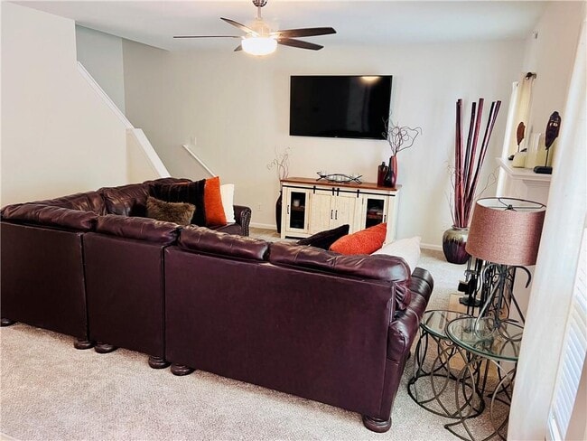 Building Photo - 1602 Silver Oak Dr