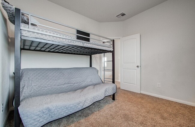 Building Photo - 218 White Wing Ln