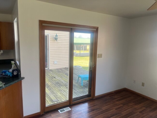 Building Photo - 2520 E Clark St