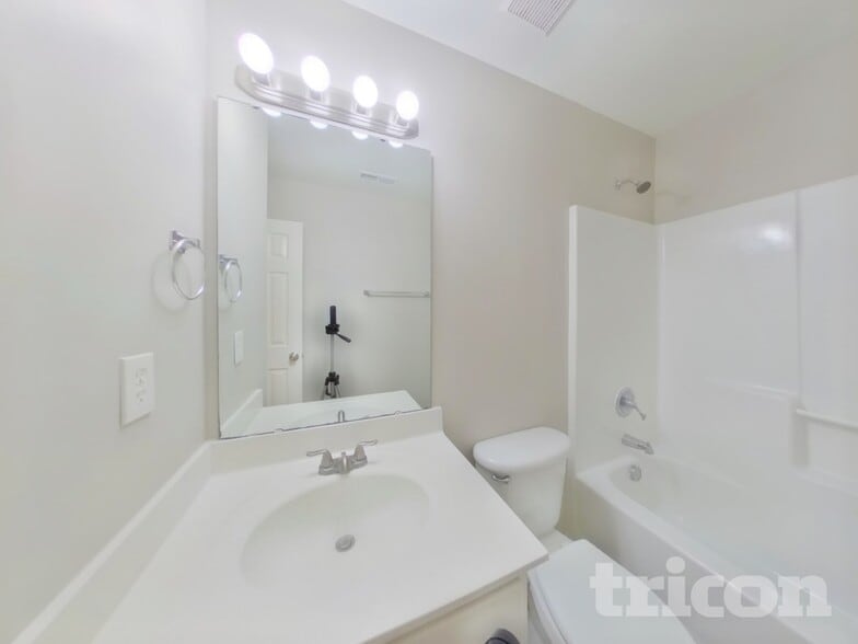 Building Photo - 1506 Kindred Cir NW