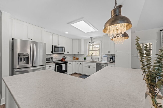 Building Photo - 6115 Gondolier Dr
