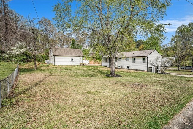 Building Photo - 218 Trickum Hills Ln