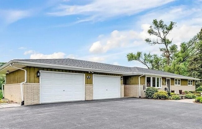 Building Photo - 11251 158th St