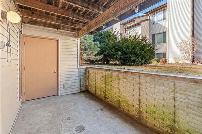 Building Photo - $1,250 | 2 Bedroom, 1 Bathroom Condo | No Pets | Available for Immediate Move In!