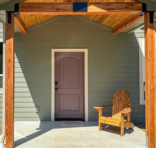 Building Photo - 1196 Place Rd