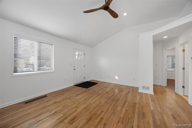 Building Photo - 623 E Brockton Ave