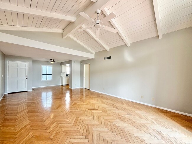 Building Photo - AVAILABLE NOW!! 3 Bedroom 2 Bathroom Condo in Palm Springs!