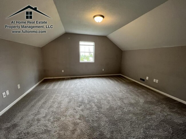 Building Photo - 1012 Boulder Court