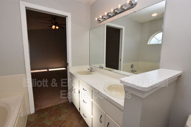 Building Photo - 5357 St Lucia Dr
