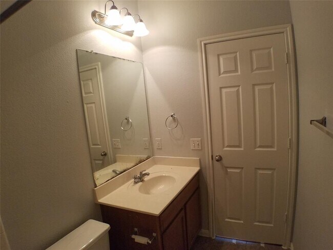 Building Photo - 2500 Allred Dr