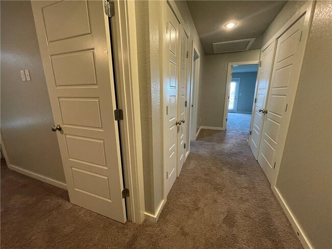 Building Photo - 3915 SW Peachwood Dr