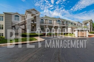 Building Photo - Luxurious 2 Bedroom Condo