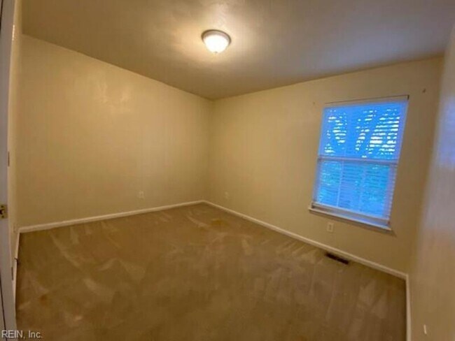 Building Photo - 4136 Everett St