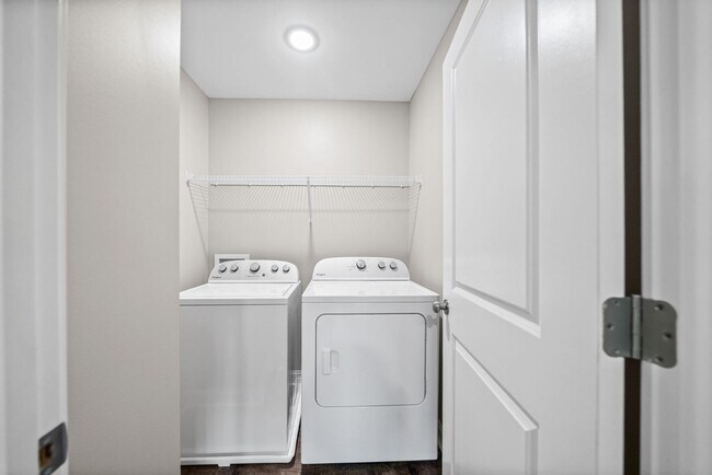 Building Photo - 1172 Meadowhill Ln