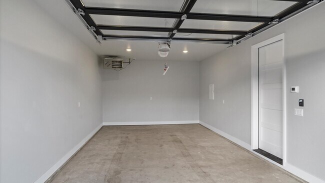 Building Photo - 205 Stoner Loop