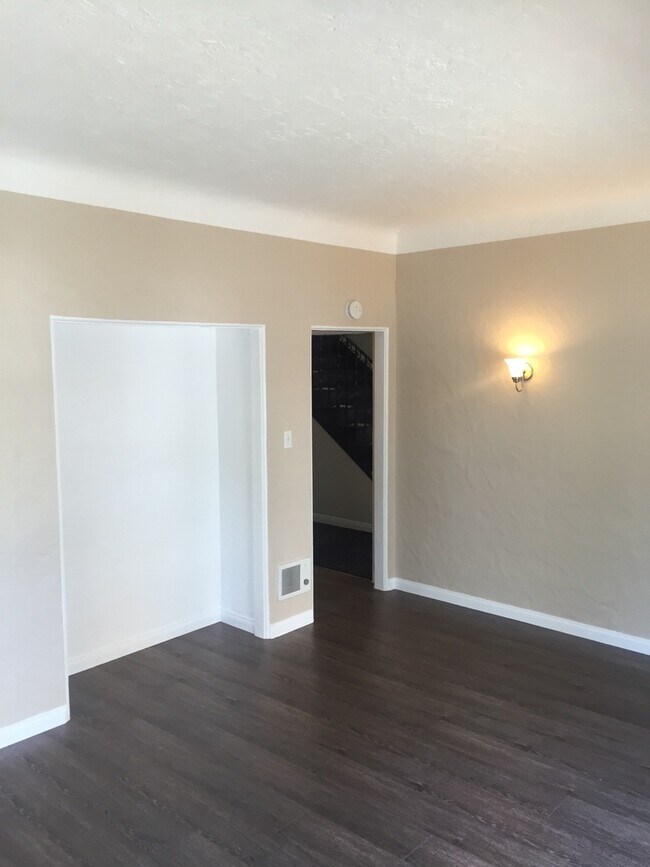 Interior Photo - 230 E 12th St