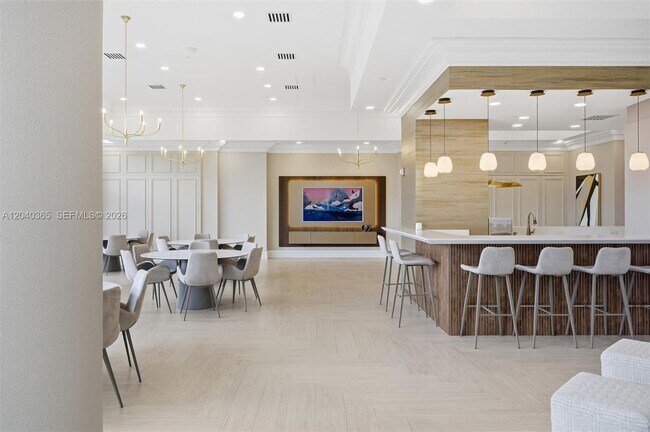 Building Photo - 16500 Collins Ave