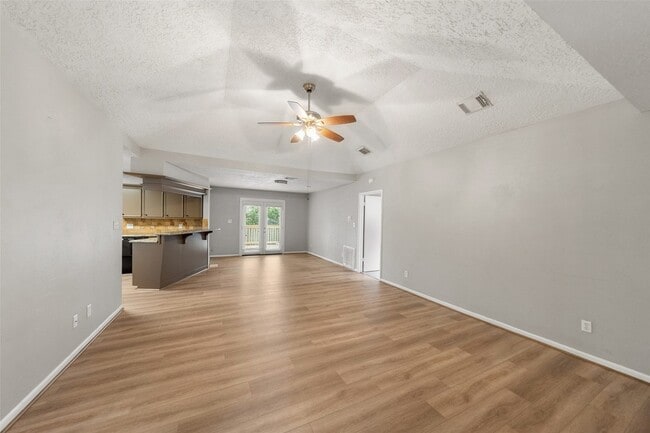 Building Photo - 25 Shady Oak Ln