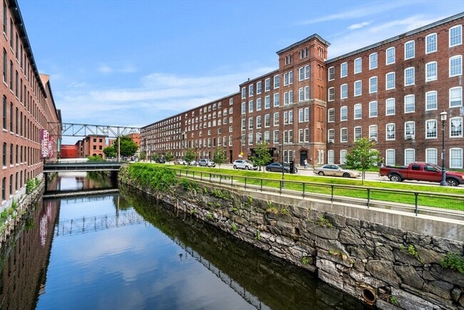 Building Photo - 240 Jackson St