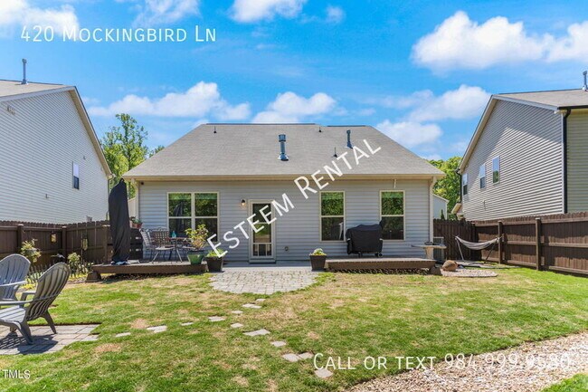 Building Photo - 420 Mockingbird Ln