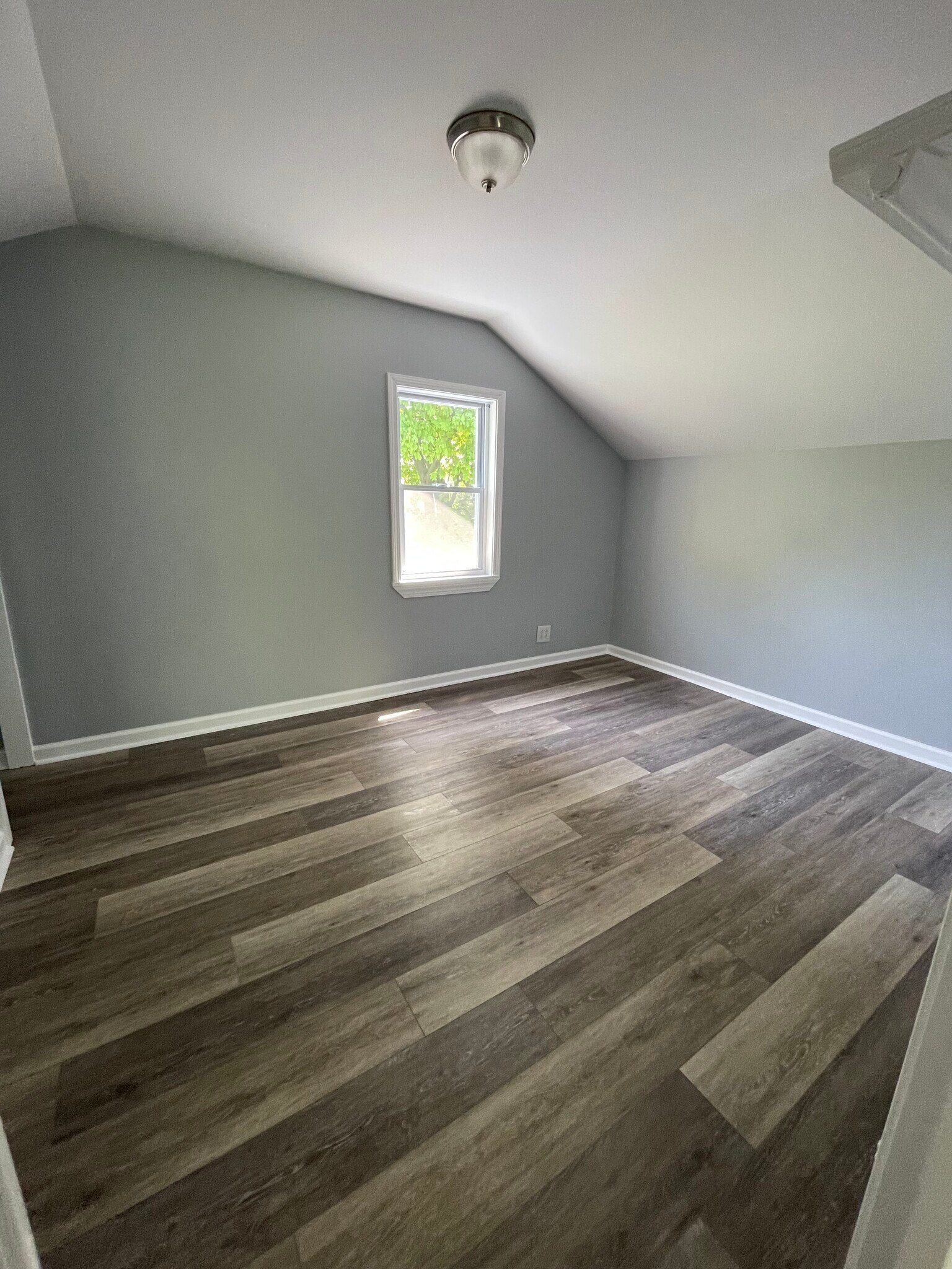 Building Photo - 99 Tillotson St