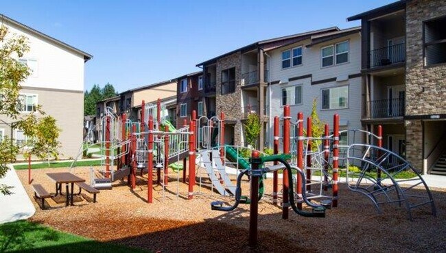 Building Photo - 2 bedroom 1 Bath top floor!  Move in 5/17/...