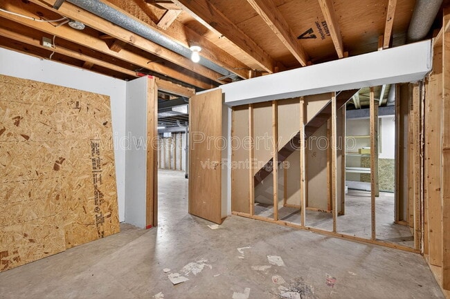 Building Photo - 1165 Lees Ln