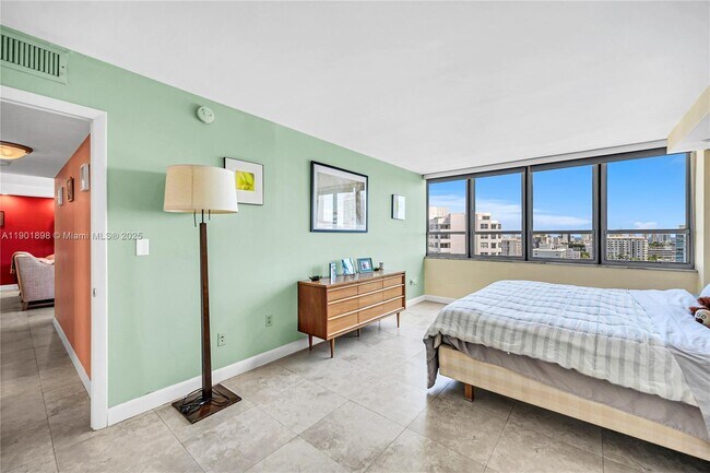 Building Photo - 11 Island Ave