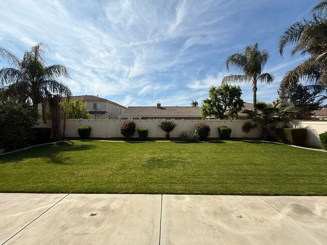 Building Photo - 10317 Titanium St