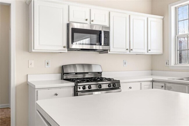 Building Photo - 350 Gaines Oak Way