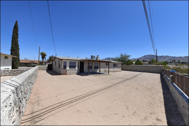 Building Photo - 7117 Alto Rey Ave