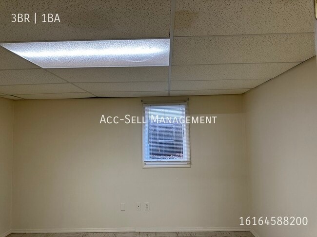 Building Photo - 5798 Christie Ave SE