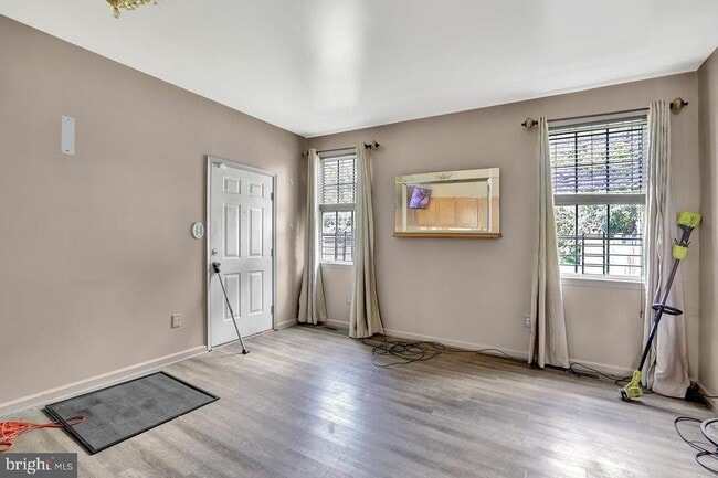 Building Photo - 156 Sweets Ave