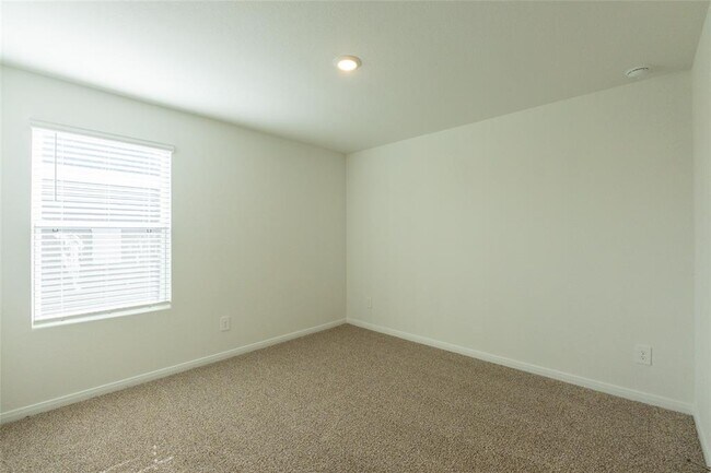 Building Photo - 224 Las Lomas Dr