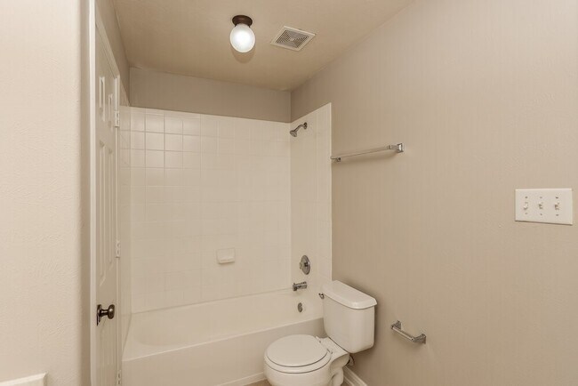 Building Photo - 7423 Oakwood Canyon Dr