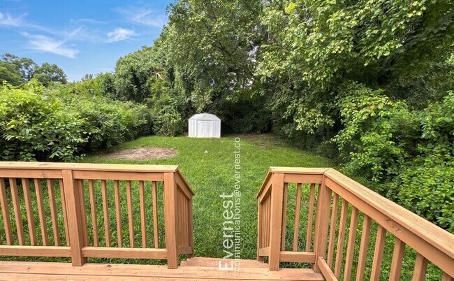 Building Photo - Charming 3-Bedroom Home with Outdoor Oasis – Minutes from Amenities / Pet-Friendly / Available Now!