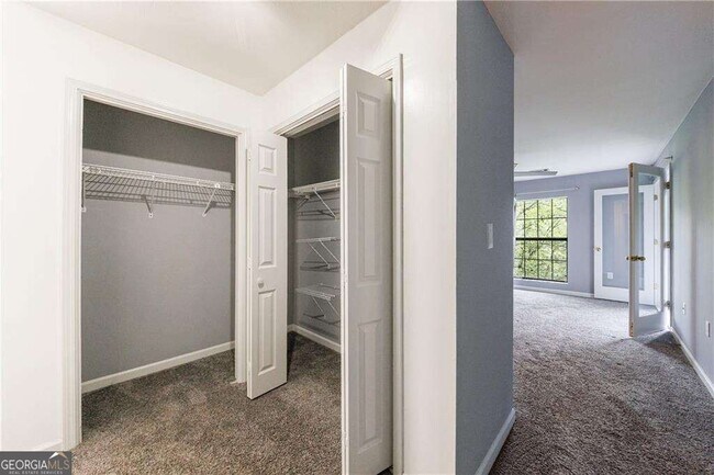 Building Photo - 27306 Plantation Dr NE