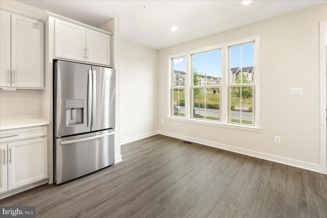 Building Photo - 10132 Lake Linganore Blvd
