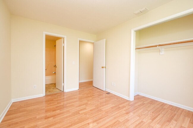 Building Photo - 40 South Ave