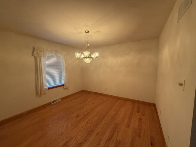 Building Photo - 1622 Forrest Ave