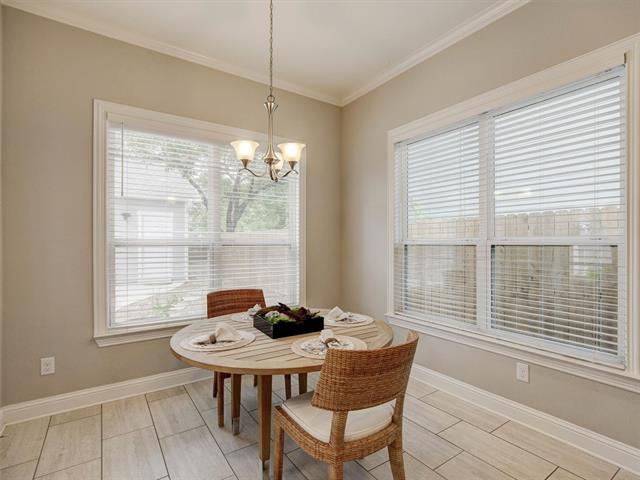 Building Photo - 2700 Gladstone Dr