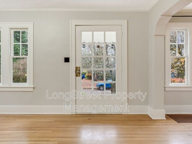 Building Photo - 2230 SE 51st Ave